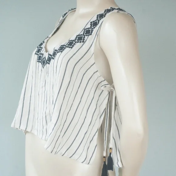 NWT L*Space Embroidered Tassel Tie Sides Bridget Top - Picture 7 of 9